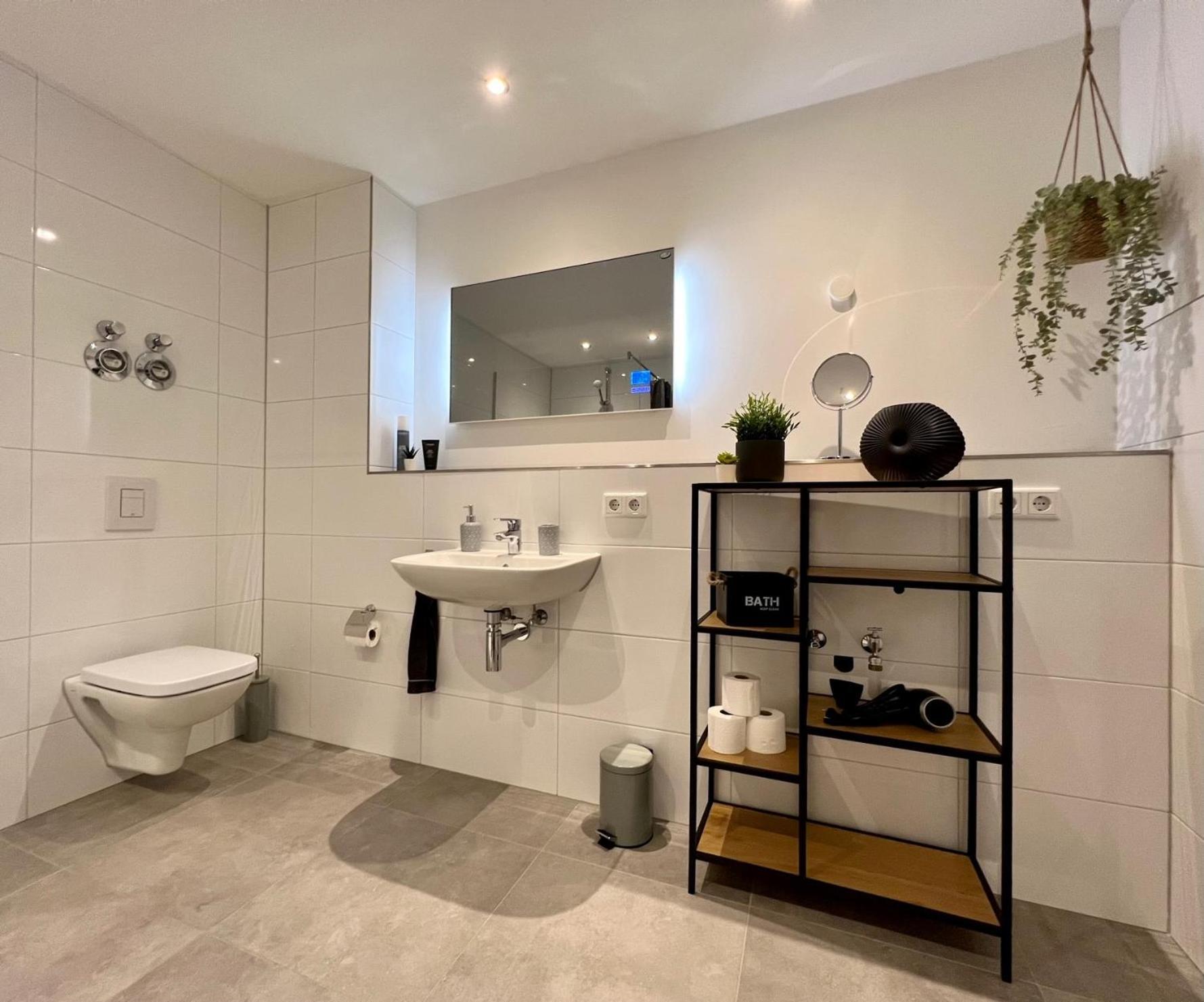 Piso Superior - Exklusives Apartment An Der Promenade Mit Rheinsicht & Loggia Emmerich Eksteriør bilde